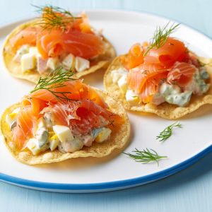 5 (6) 自家製煙三文魚蛋沙律脆片