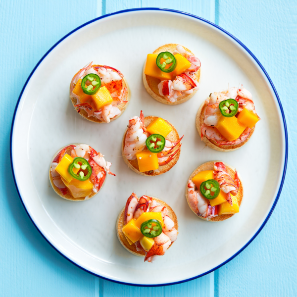 龍蝦沙律小吃配芒果及墨西哥辣椒